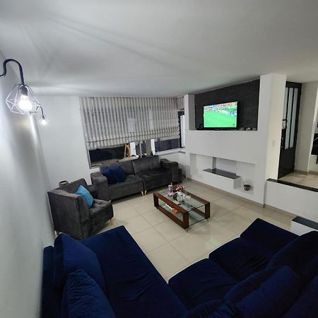 Casa Chimenea A 5 Minutos Del Aeropuerto Villa Bogotá Eksteriør bilde
